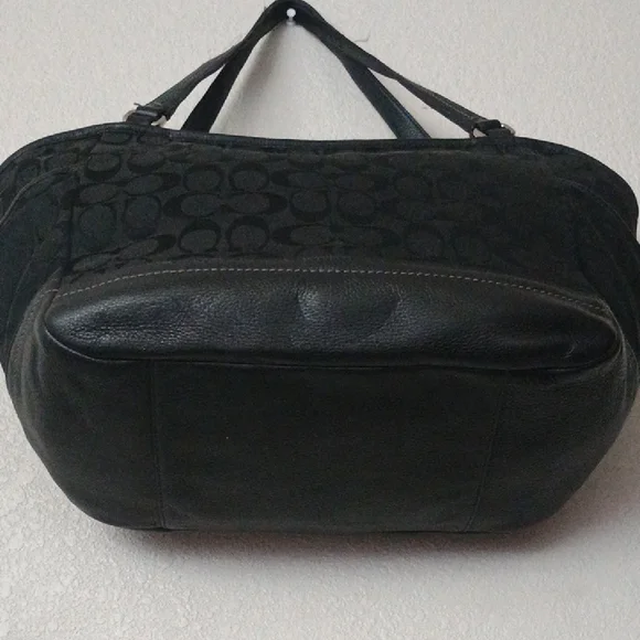 Coach Black Signature Shoulder Bag - Picture 4 of 12
